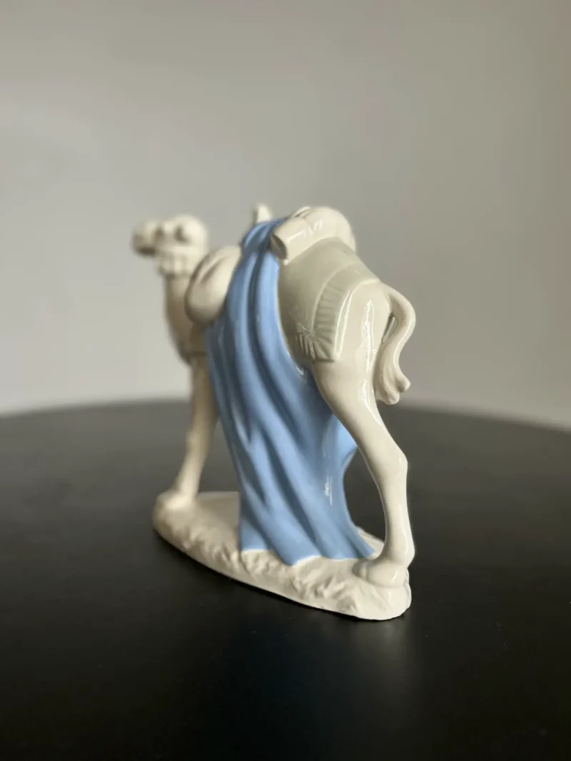 Stór camel stytta - Image 2