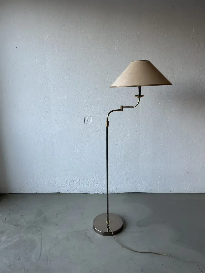 Brass gólflampi - Herda