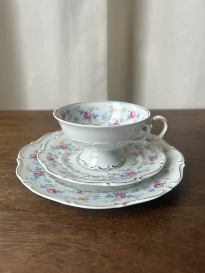 Dora - Weimar Porcelain