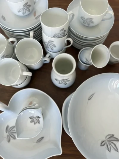 Falling Leaves - Bing & Grøndahl