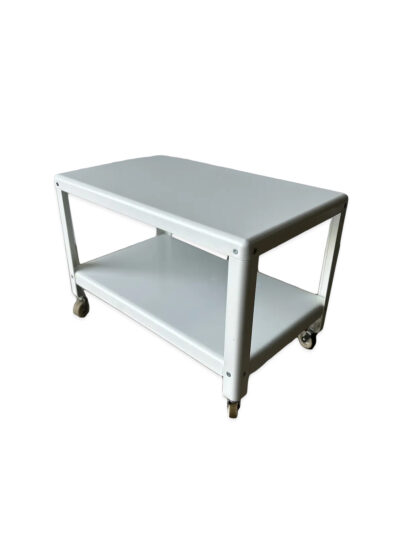 Hvítt hjólaborð úr málmi