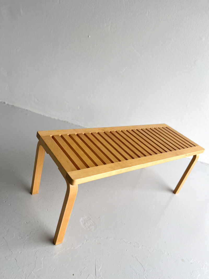 Bekkur 153A - Alvar Aalto