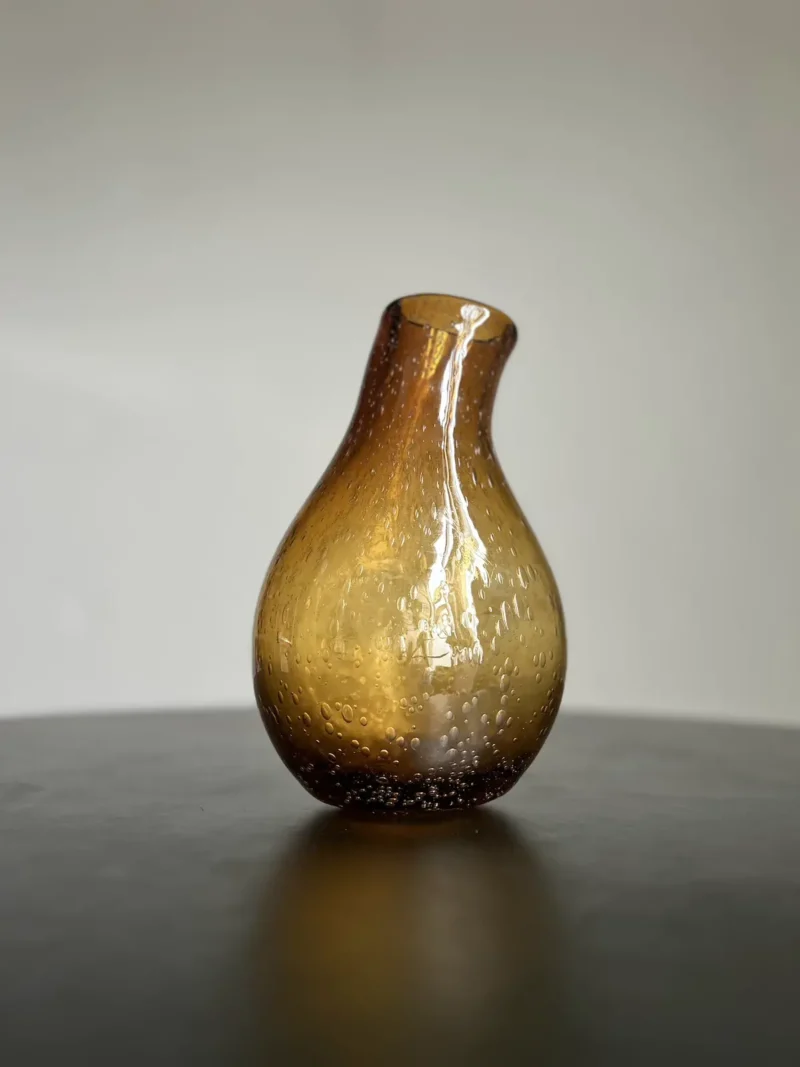 Amber vasi