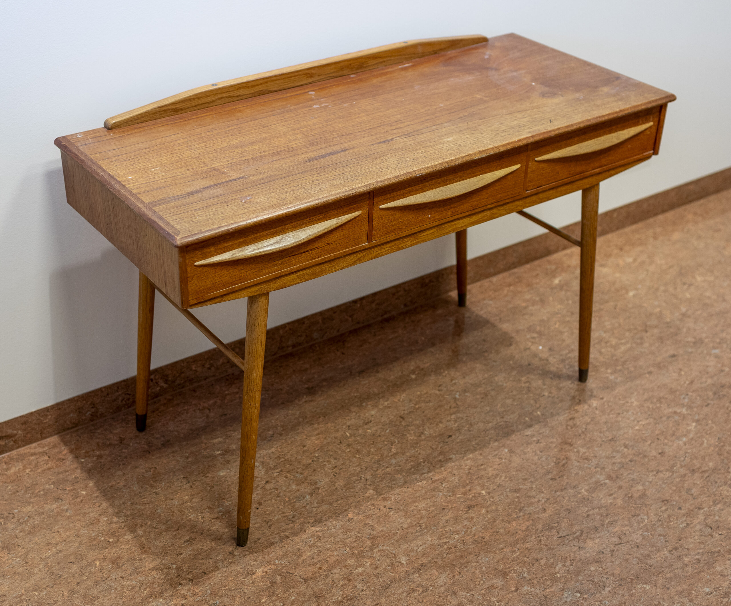 Tekk borð - Image 3