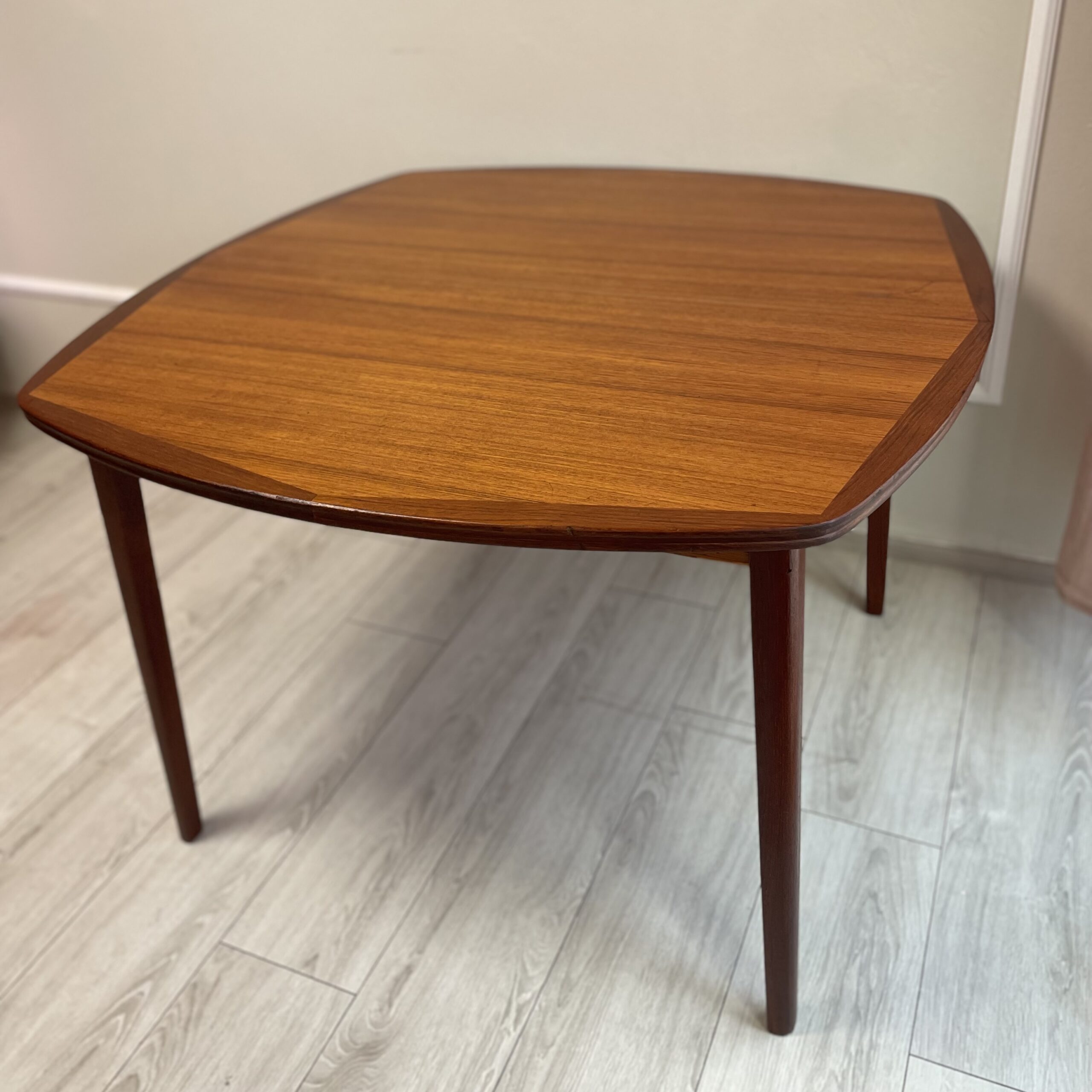 Tekk borðstofuborð - Image 2