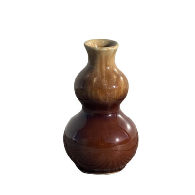 Brúnn og drapplitaður vasi