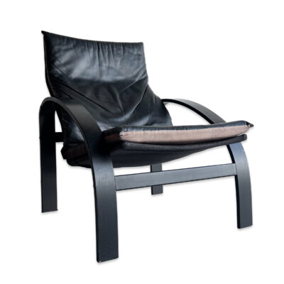 Svartur hægindastóll