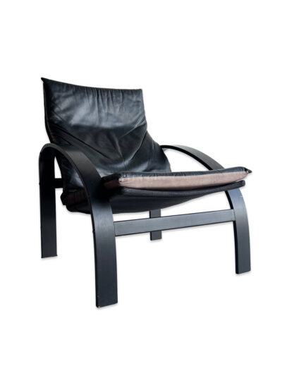 Svartur hægindastóll